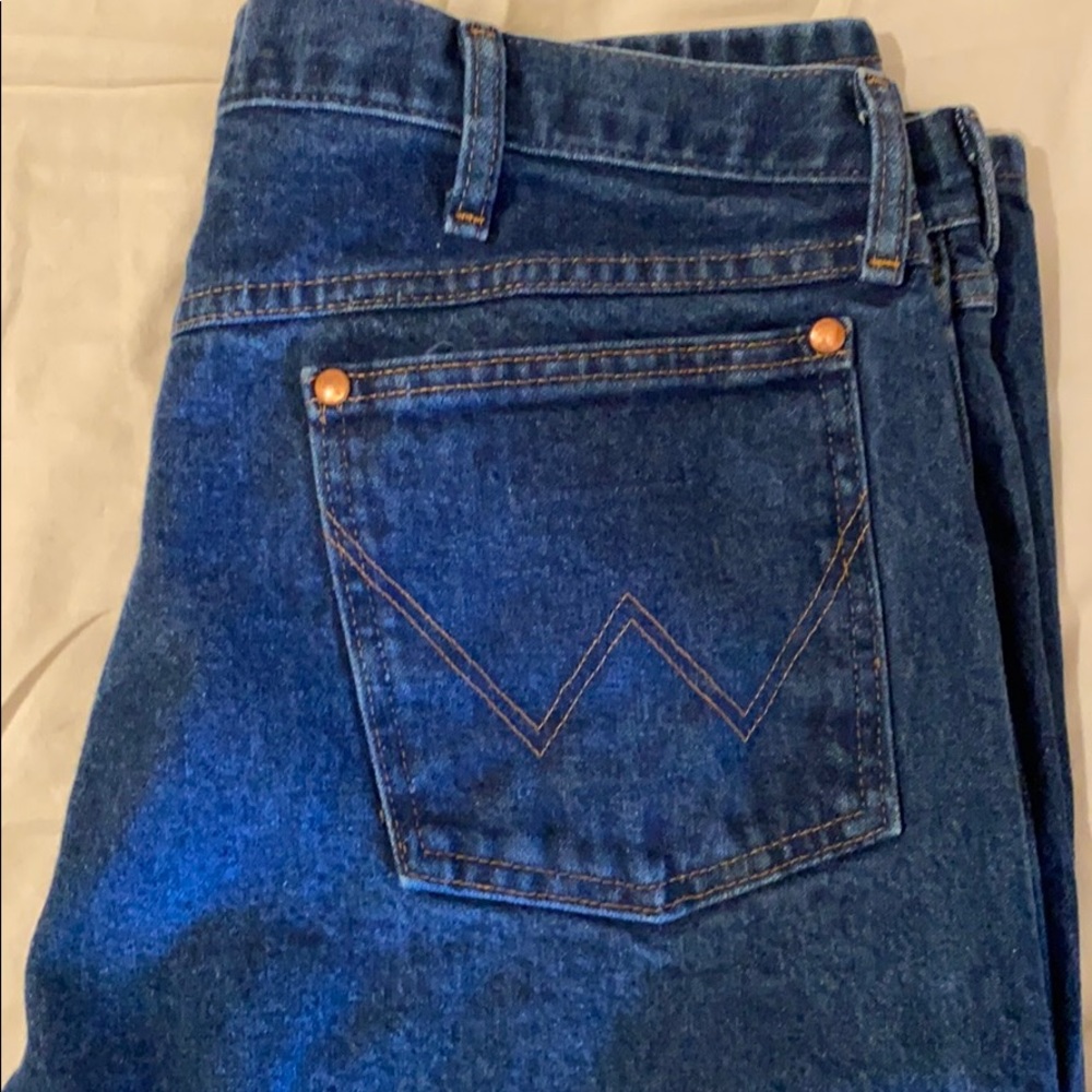 Wrangler 31 Relaxed Jeans